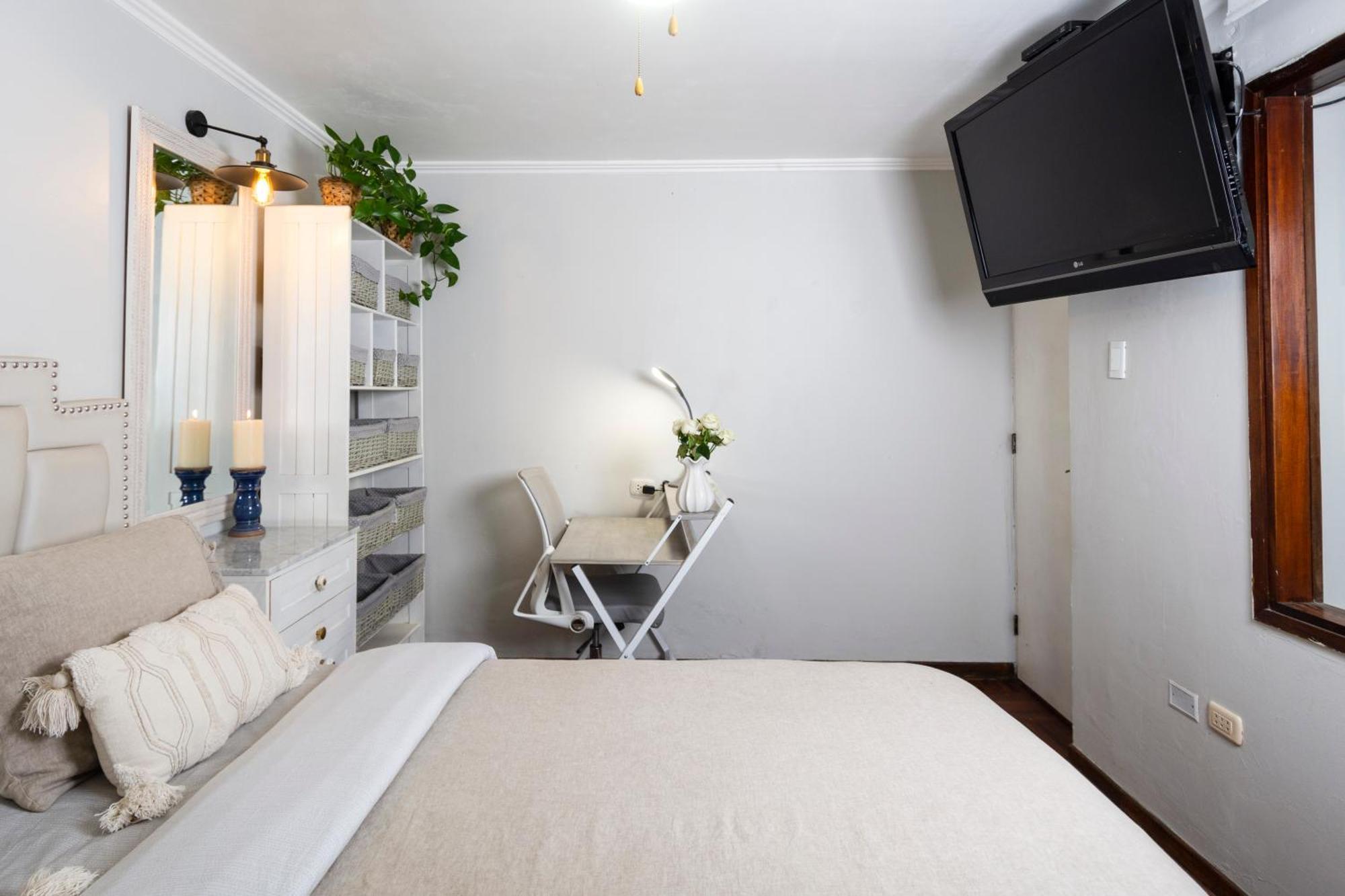 Casa Ramos Salamanca - Airport Pick Up And Drop Off Service - Homestay Лима Екстериор снимка